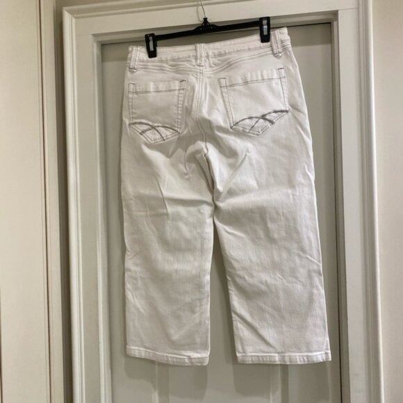 Christopher Blue Cropped White Jean - Picture 3 of 4